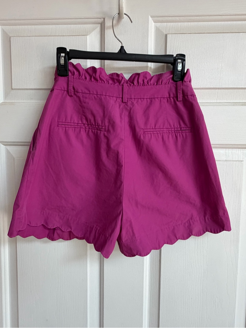 High-Waist Scalloped Hem Shorts in Magenta - Picture 5 of 8